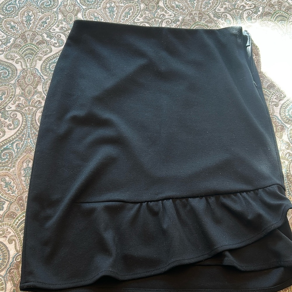 The Limited perfectly tailored cotton stretch skirt.